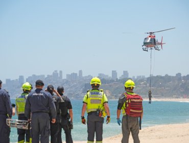 Menor argentina de 14 años fallece tras ser rescatada del mar en Ritoque