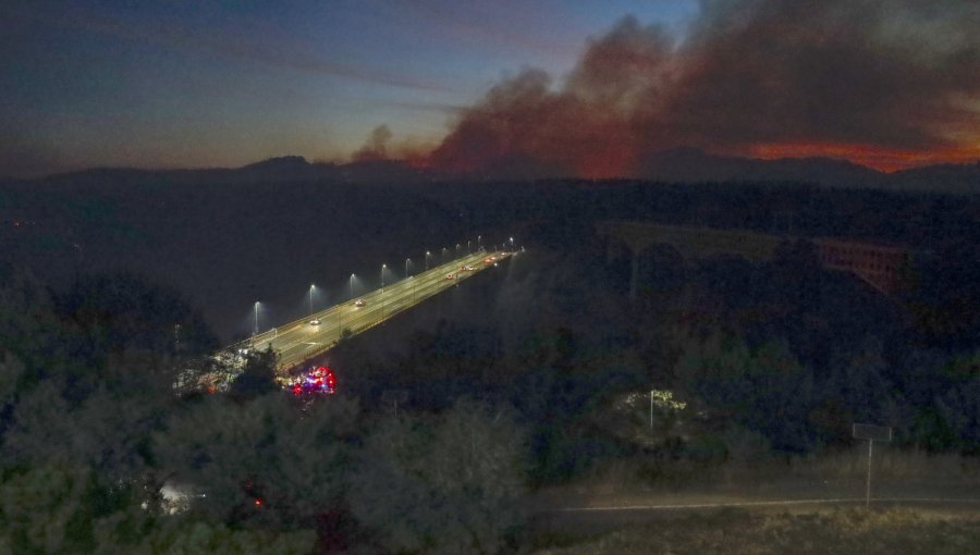 Gobierno prolonga toque de queda en La Araucanía por incendios forestales