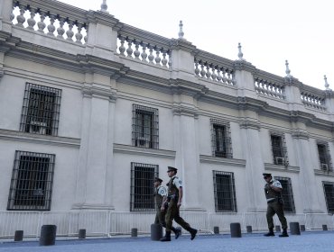 Presidencia entrega condolencias a familia de carabinero fallecido en La Moneda