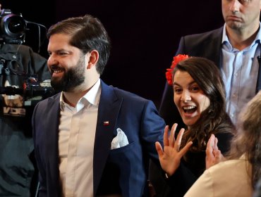 Presidente Boric y Paula Carrasco revelan que su hija en camino se llamará Violeta