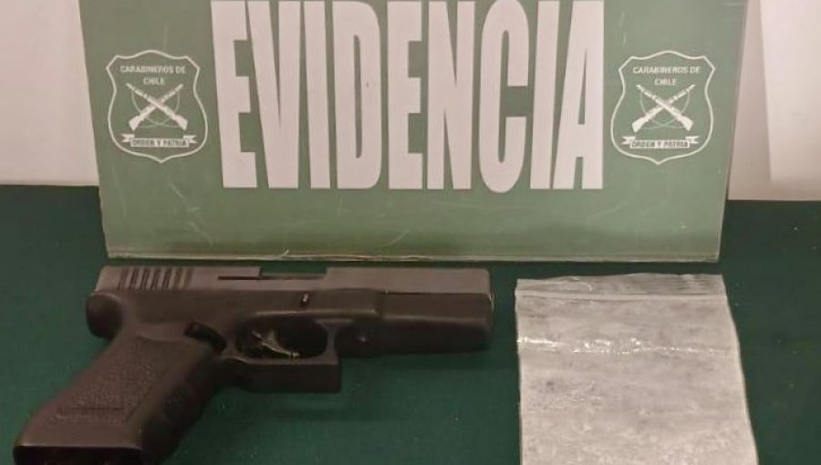 Control policial a sujeto que bebía alcohol en la vía pública de Cartagena permite incautar un arma de fogueo y cocaína