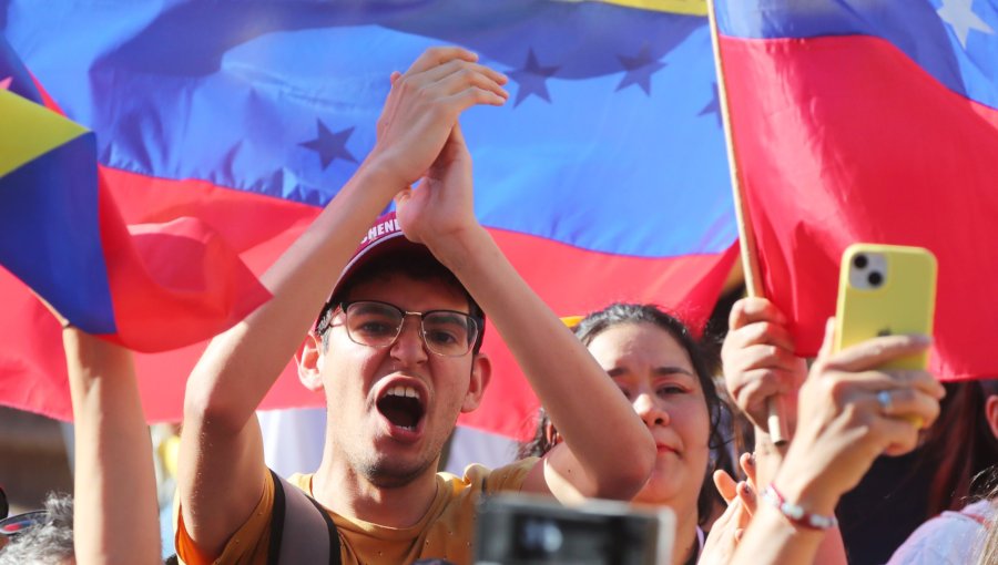 Municipalidad de Santiago desmiente autorización para fiesta venezolana en Parque Quinta Normal