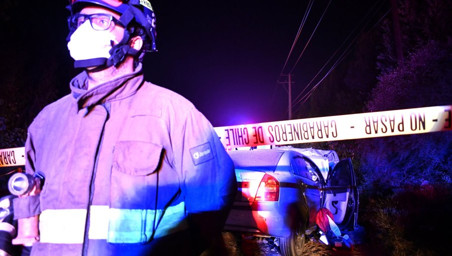 Accidente en Peñaflor deja un muerto y varios heridos: Auto impacta violentamente con camioneta