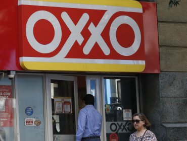 Sentencian a un total de 24 años de cárcel a sujetos quienes asaltaban minimarkets Oxxo en La Reina, Ñuñoa, La Florida y Macul