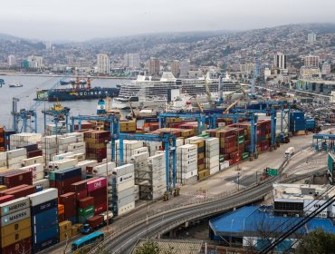 Acuerdo por el Puerto de Valparaíso en suspenso: Gore descarta "vulneración a normas" y EPV enviará informe a Contraloría