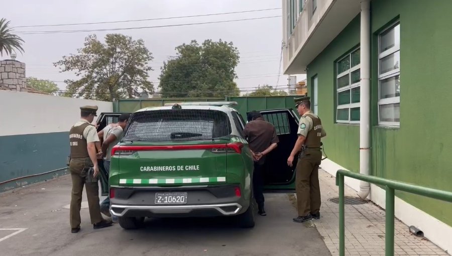 Dos sujetos fueron detenidos por robo con violencia en Villa Alemana: víctima fue agredida tras oponer resistencia al asalto