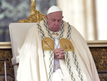 Vaticano asegura que Papa sufre empeoramiento repentino de su afección respiratoria