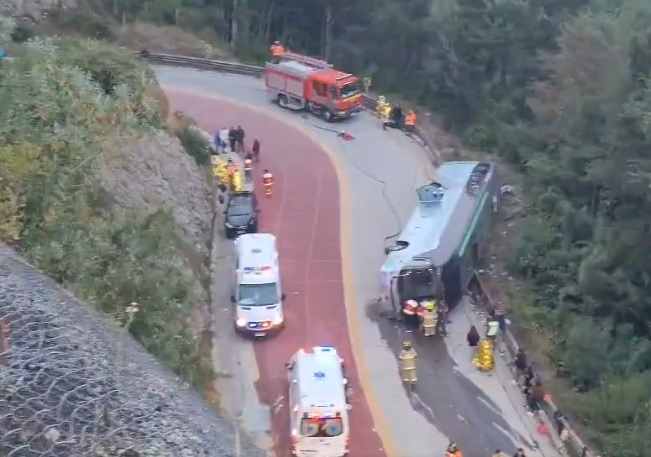 Volcamiento de bus en Panguipulli dejó 12 heridos, dos de ellos en estado grave