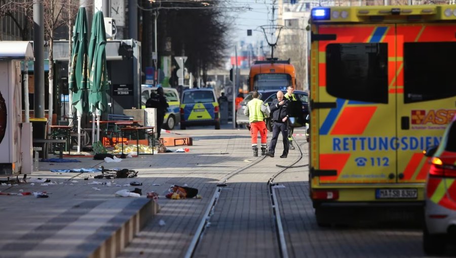 Dos personas fallecidas y varias heridas de gravedad deja atropello múltiple en Alemania