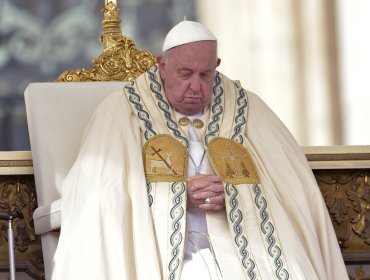 Papa Francisco sufre dos episodios de insuficiencia respiratoria aguda y reanudan la ventilación mecánica no invasiva