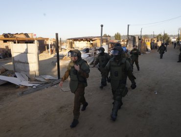 "¡Massú, nos estafaste!": Pobladores de la toma Lajarilla de Viña increpan a dueño del terreno en pleno procedimiento de desalojo