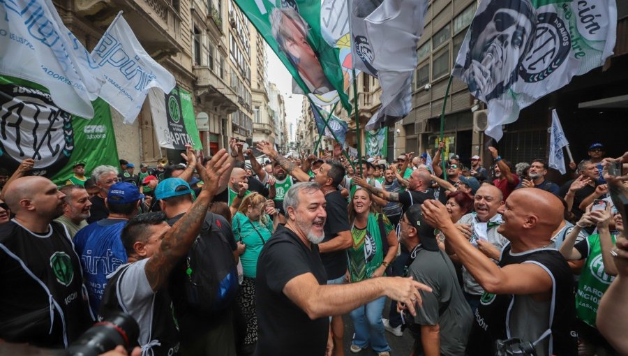 Funcionarios de Argentina protestarán este miércoles contra los despidos de Milei en la Administración Pública