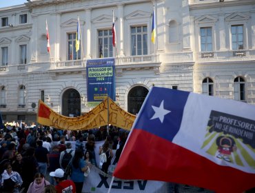 Colegio de Profesores califica de "totalmente insuficiente" la propuesta de Desbordes y mantiene paro en Santiago