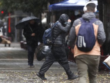 Suspenden clases en Chaitén y Hualaihué para este jueves por pronóstico de precipitaciones intensas en un corto periodo de tiempo