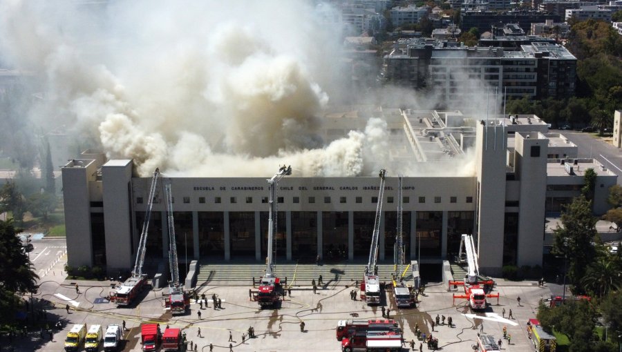 Incendio en la Escuela de Carabineros en Providencia se habría generado por el uso de soplete