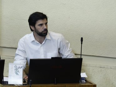 Secretario de la Cámara de Diputados pide a Joaquín Lavín aclarar depósito de $7 millones al Congreso