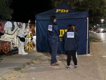 Ataque a balazos deja a ciudadano colombiano muerto y a otro herido grave en Recoleta