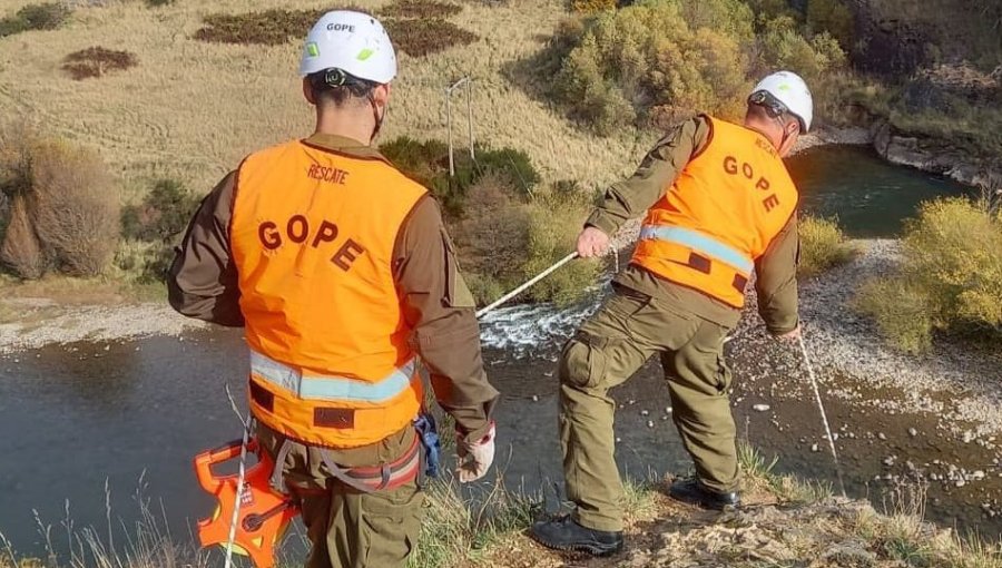 Gope de Carabineros encuentra cuerpo de kayakista cuyo rastro se había perdido en San José de Maipo