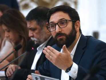 Crispi se niega a responder preguntas de comisión del «Caso Monsalve» y oposición pedirá a Contraloría sanción disciplinaria