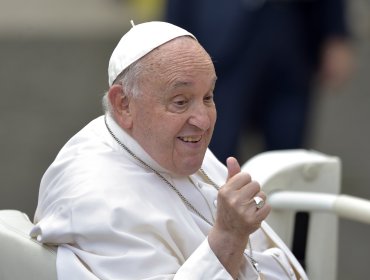 Papa Francisco presenta una mejoría "consolidada" y está fuera de peligro: seguirá "algunos días más" hospitalizado