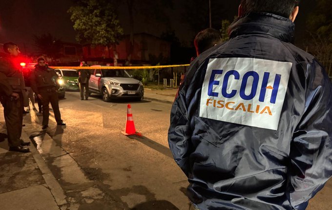 Mujer muere tras recibir un disparo en el tórax en La Pintana: víctima se habría trenzado en una riña