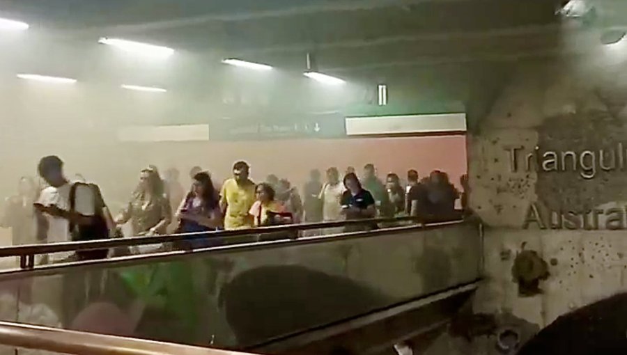 Estación Baquedano del Metro de Santiago fue evacuada por emanación de humo