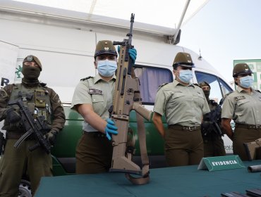 Recuperan fusiles de guerra robados en violento asalto a la Armada en Concón: Uno de los detenidos realizó el servicio militar el 2022