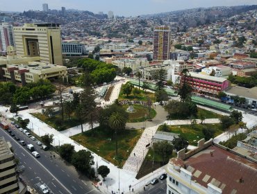 Municipio porteño pide diálogo ante postura radical de ambulantes de plaza O'Higgins que serían trasladados a Av. Argentina