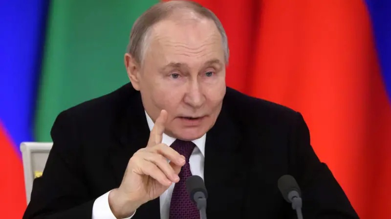 Putin dice apoyar un cese del fuego en Ucrania, pero afirma que la propuesta debe conducir a una "paz duradera"
