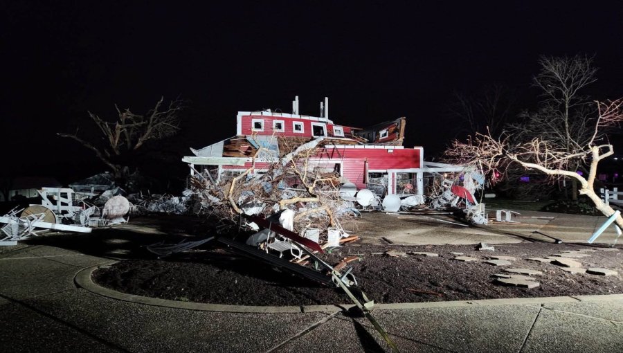 Tornados y tormentas de granizo dejan al menos 14 muertos en Misuri y Arkansas, Estados Unidos