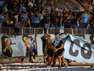 Hinchas de Deportes Iquique irrumpen en la cancha y obligan a suspender duelo ante Unión Española