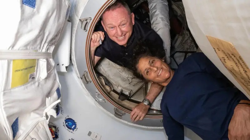 Quiénes son los dos astronautas que alistan su regreso a la Tierra tras 9 meses varados en el espacio