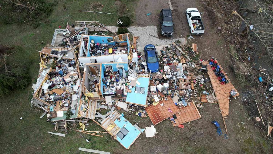 Suben a 37 los muertos por tornados en Estados Unidos: no se descartan más víctimas