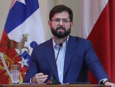 Presidente Boric hizo un llamado a "cuidar la democracia" en ceremonia por los 100 años del Servel