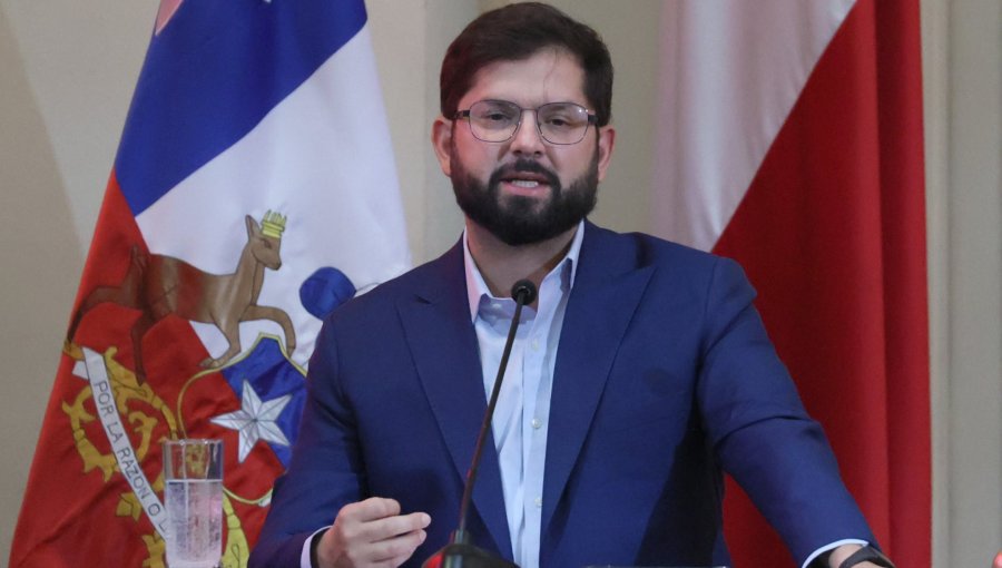 Presidente Boric hizo un llamado a "cuidar la democracia" en ceremonia por los 100 años del Servel