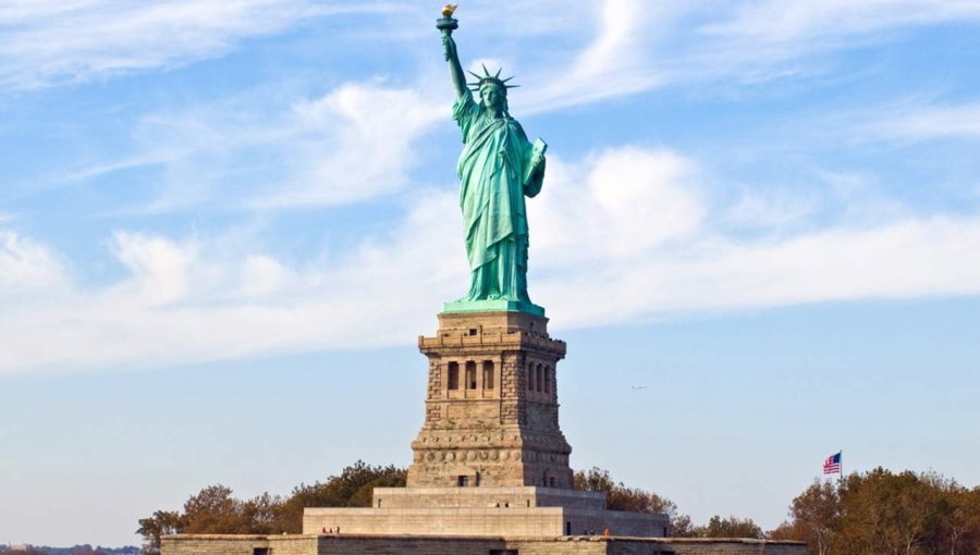 Eurodiputado francés pidió a Trump devolver la Estatua de la Libertad: Casa Blanca dijo que "gracias a EE.UU. ellos no hablan alemán"