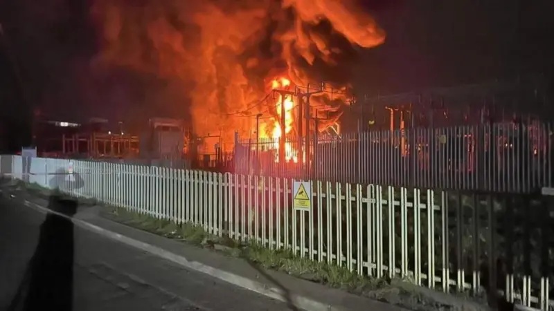 Incendio en el aeropuerto londinense de Heathrow genera caos: Más de 1.300 vuelos han sido cancelados