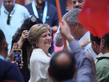 Evelyn Matthei hace un llamado a la "unidad hasta que duela" en su discurso tras ser proclamada candidata presidencial por Evópoli