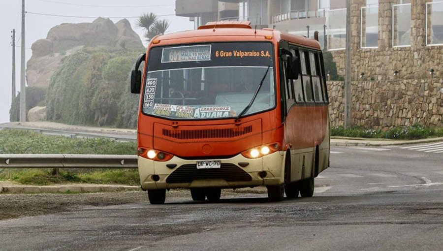 Escasa frecuencia de micros genera grave crisis en Concón: Alcalde exige a la Seremi de Transportes "que se haga cargo" del problema