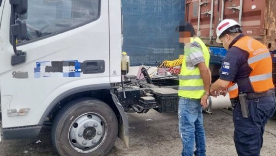 Ciudadano venezolano fue detenido en dependencias del Puerto de Valparaíso por conducir camión sin licencia profesional