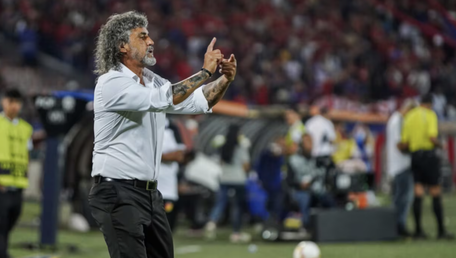 DT de Bucaramanga: "Colo-Colo tuvo mucha fortuna y merecíamos mucho más"