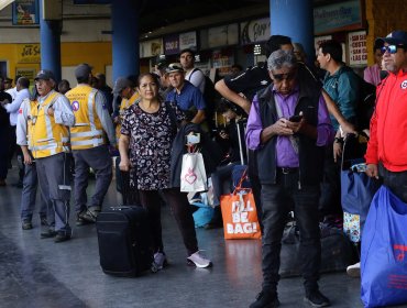 Conductores de buses bloquearon acceso a terminal Alameda en la víspera de Semana Santa