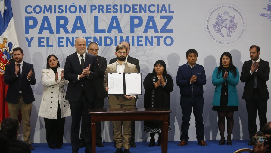 A dos días de cumplirse el plazo: Gobierno aún no logra entregar una propuesta de consenso para Comisión de Paz