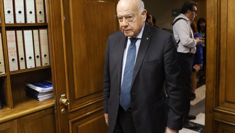 Insulza lamenta la fallida candidatura de Vodanovic: "Es la tercera vez consecutiva que el PS no acierta en lo presidencial"