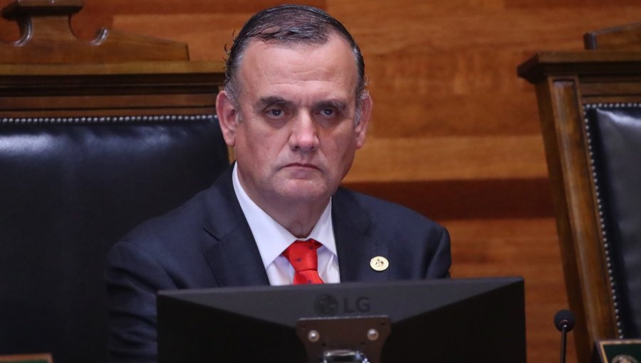 Corte Suprema hace duro reproche a Fiscalía y ordena devolver teléfono al ministro del Tribunal Constitucional, Héctor Mery