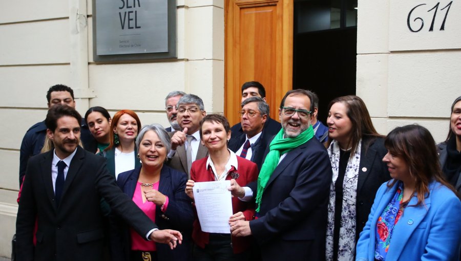 Tohá, Jara, Winter y Mulet se inscribieron este miércoles en Primarias: "Trabajaremos unidos para ganar la Presidencia"