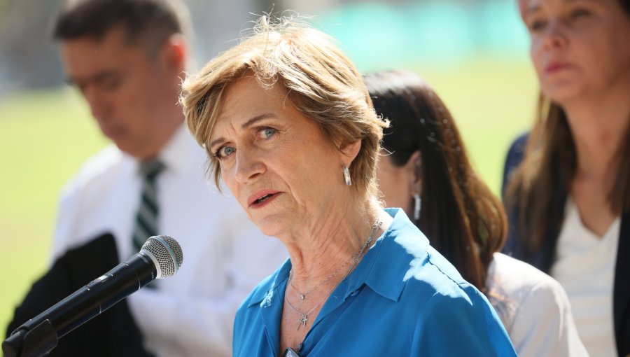 Evelyn Matthei critica al Gobierno por funeral del "Guatón Mutema": "Hoy Chile nuevamente se pone de rodillas"