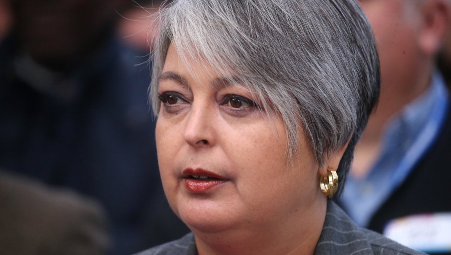 Jeannette Jara llama a la unidad del progresismo tras inscribir su candidatura en las primarias