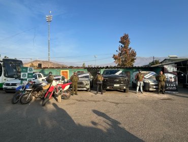 En Calle Larga recuperan cuatro vehículos y tres motocicletas que permanecían en un taller mecánico clandestino