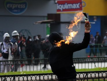 Día del Trabajador: Disturbios y enfrentamientos marcan jornada en Santiago